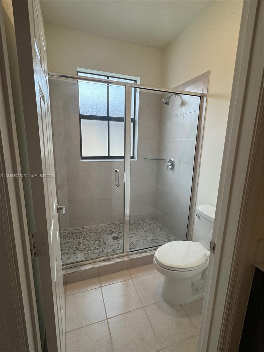 AQUABELLA NORTH REPLAT - Residential Lease