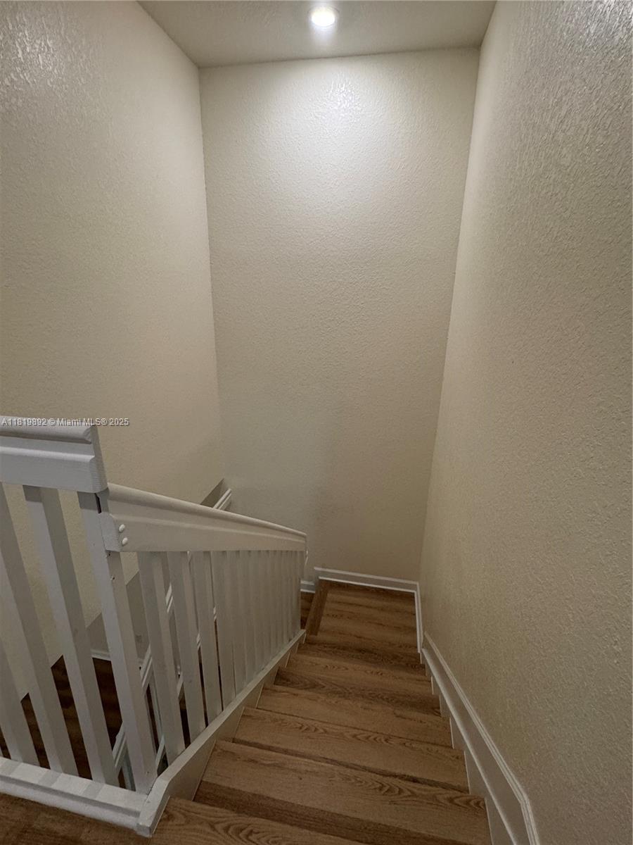 AQUABELLA NORTH REPLAT - Residential Lease