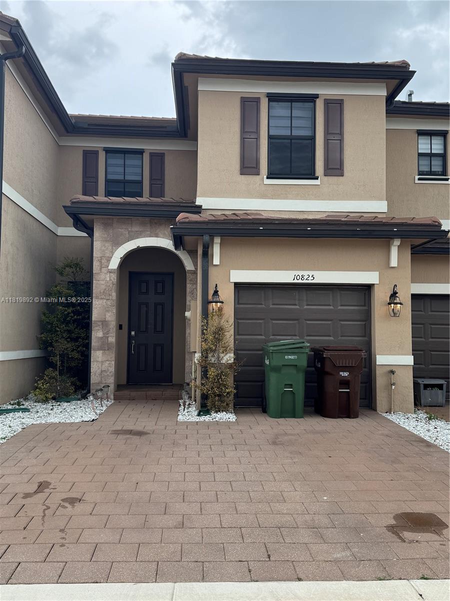 10825 W 33rd Way, Hialeah, Miami-Dade County, Florida - 3 Bedrooms  
3 Bathrooms - 