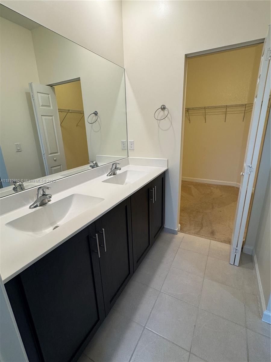 AQUABELLA NORTH REPLAT - Residential Lease