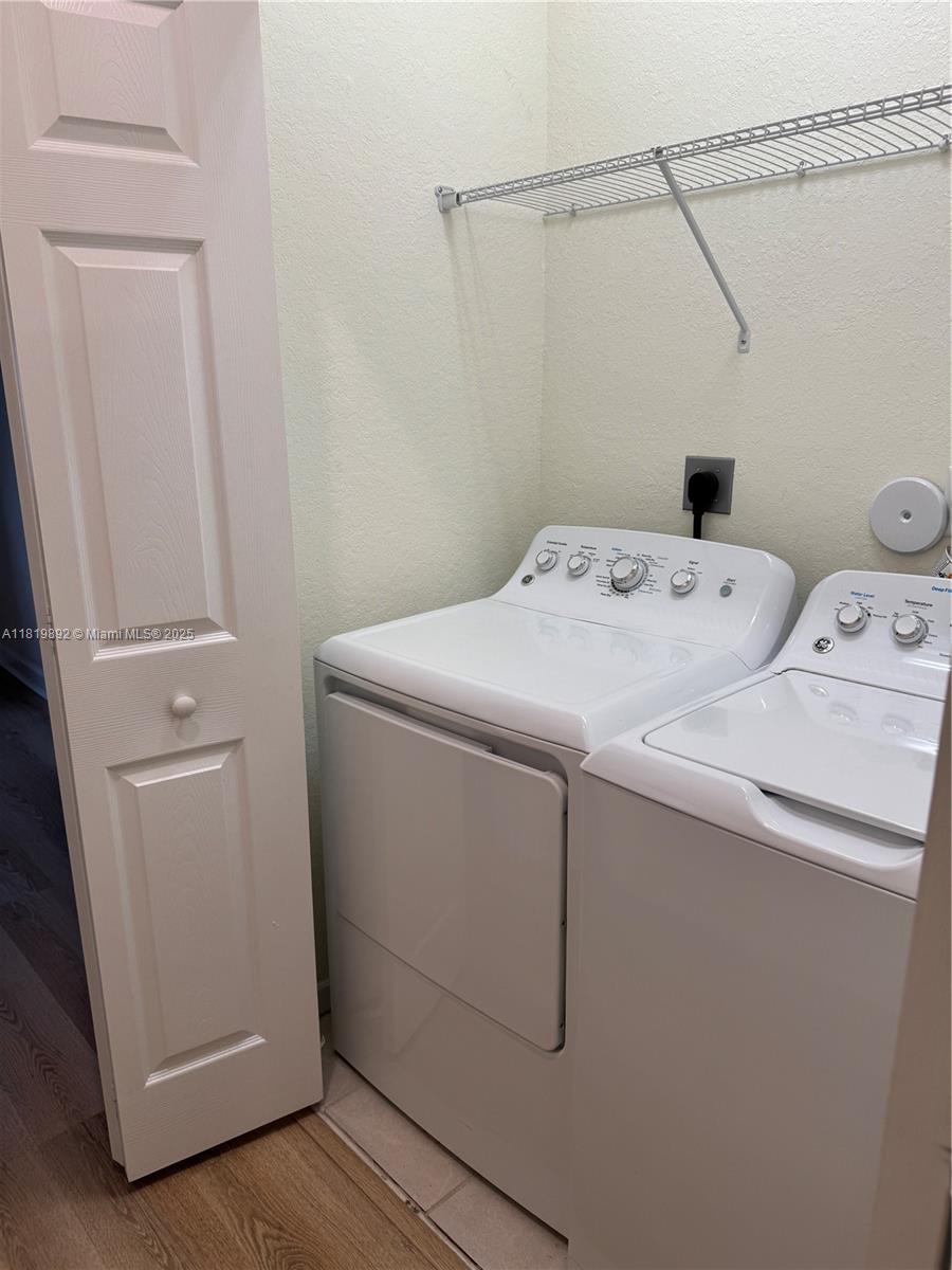 AQUABELLA NORTH REPLAT - Residential Lease