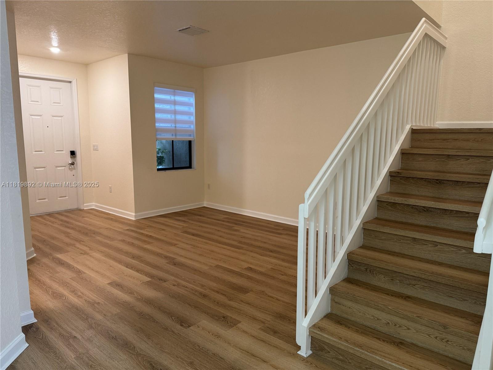 AQUABELLA NORTH REPLAT - Residential Lease