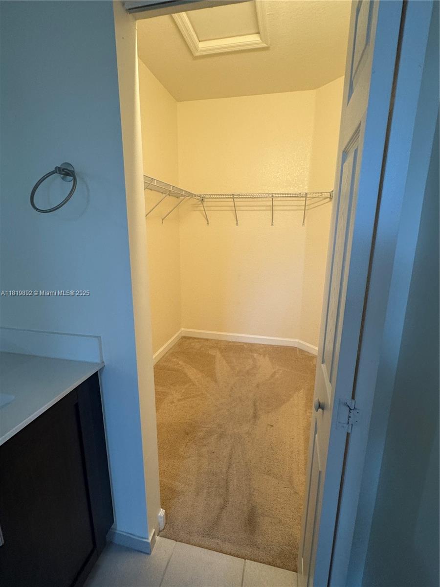 AQUABELLA NORTH REPLAT - Residential Lease