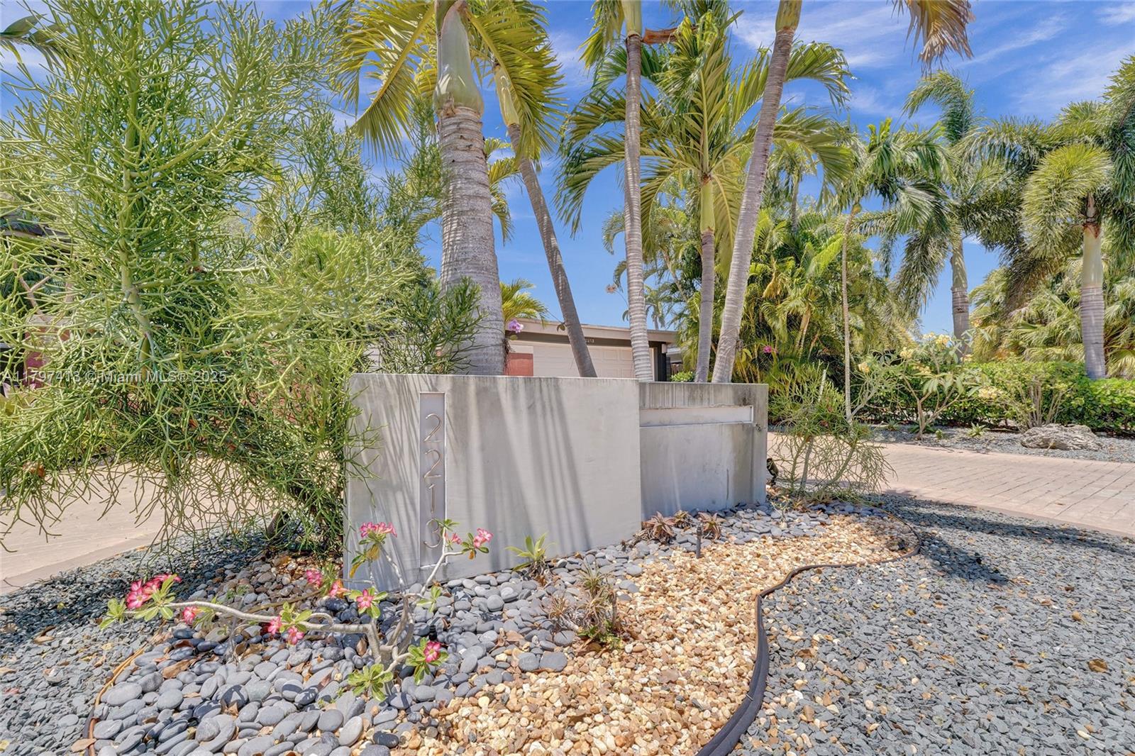 MIDDLE RIVER MANOR - Residential