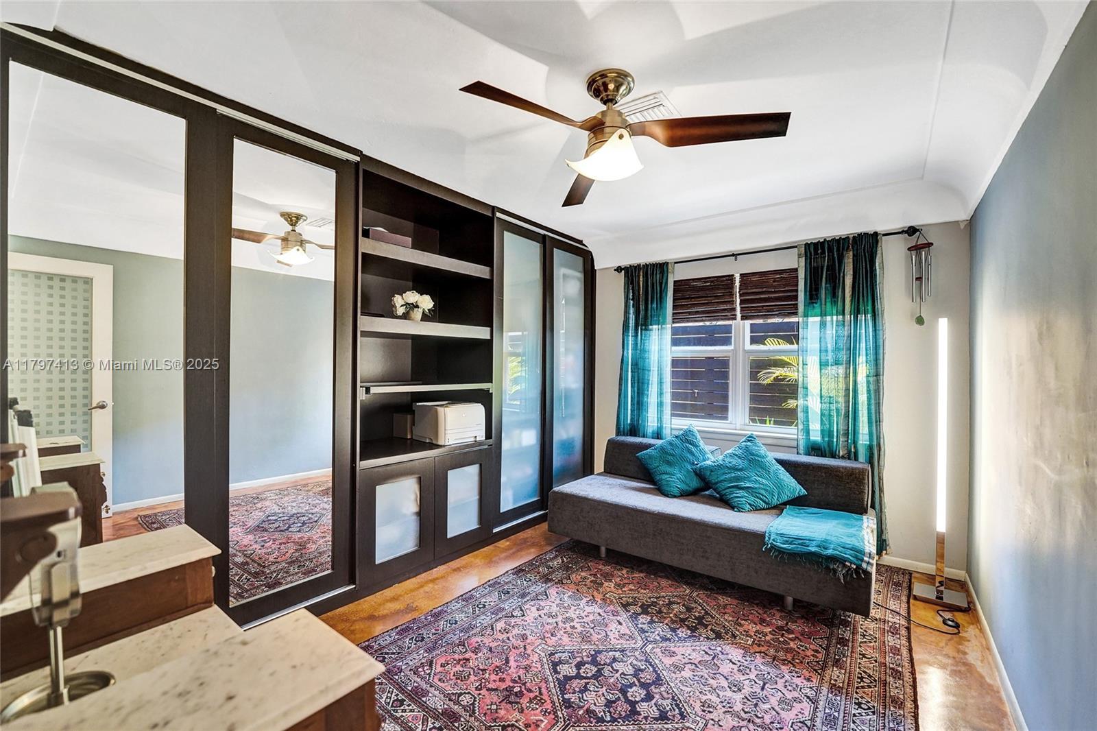 MIDDLE RIVER MANOR - Residential