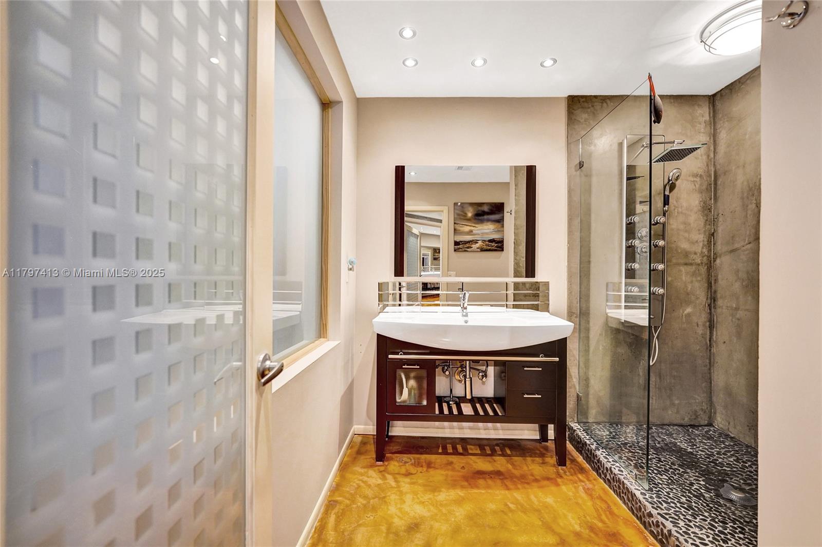 MIDDLE RIVER MANOR - Residential