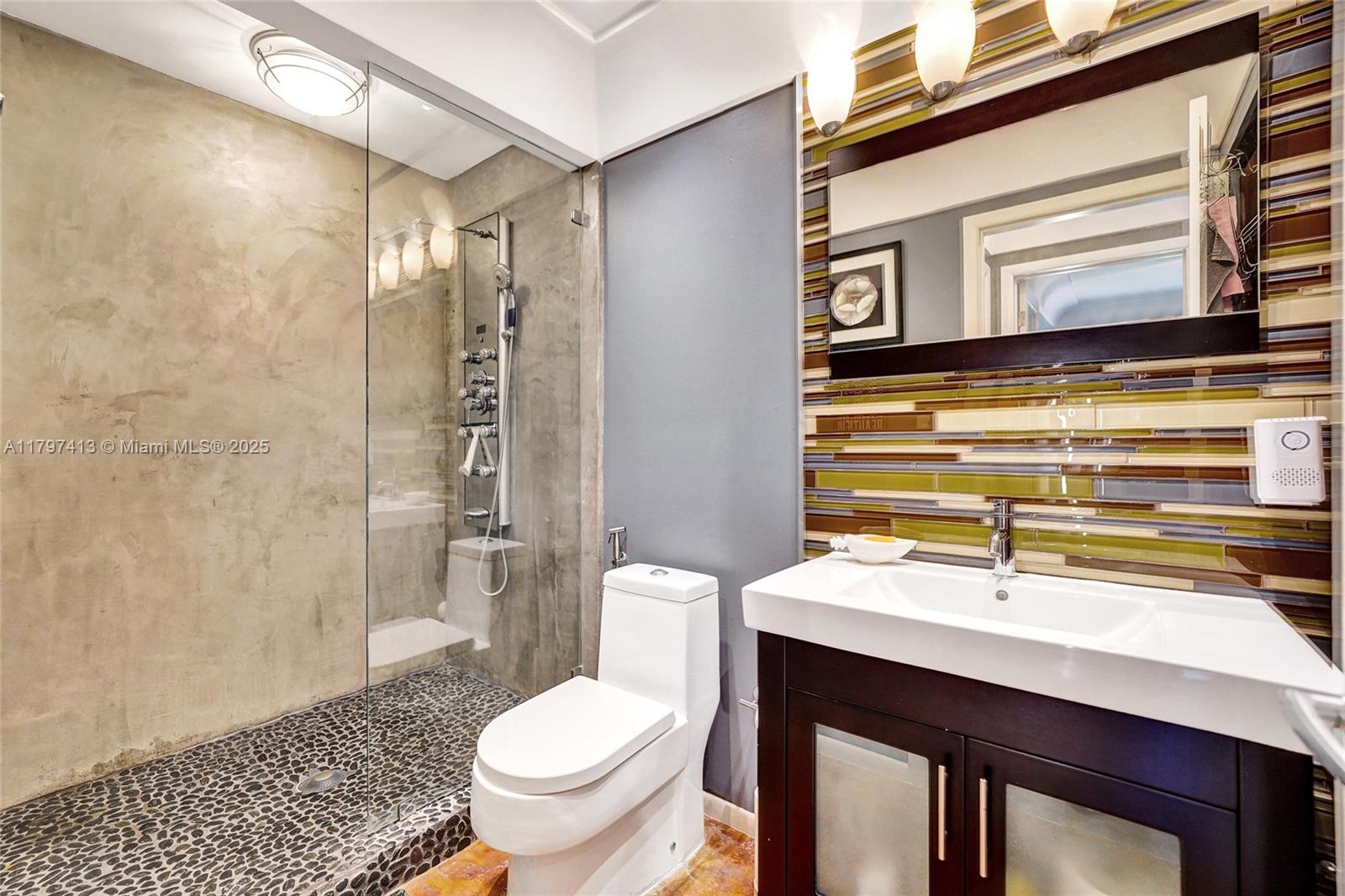 MIDDLE RIVER MANOR - Residential