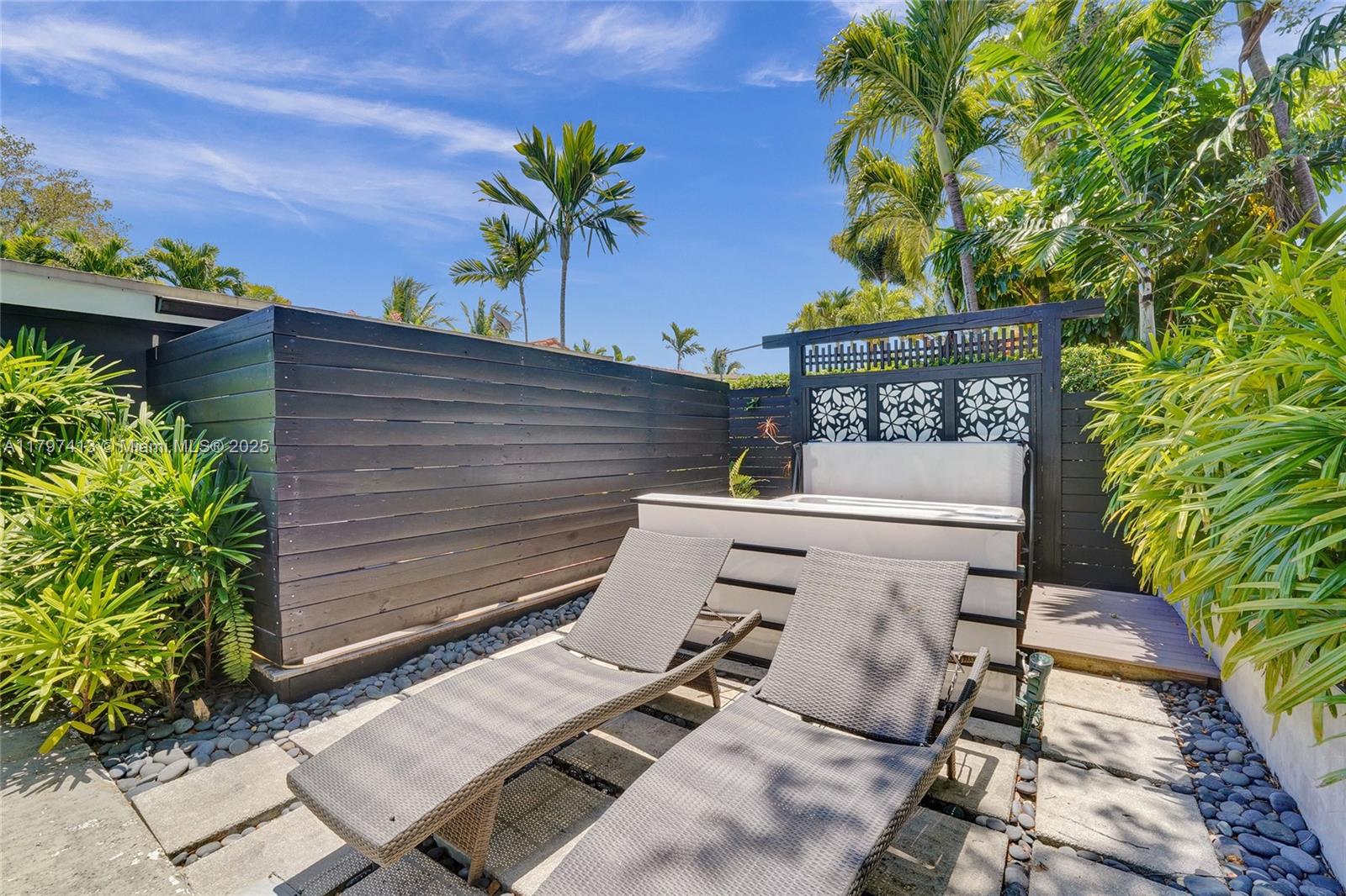 MIDDLE RIVER MANOR - Residential