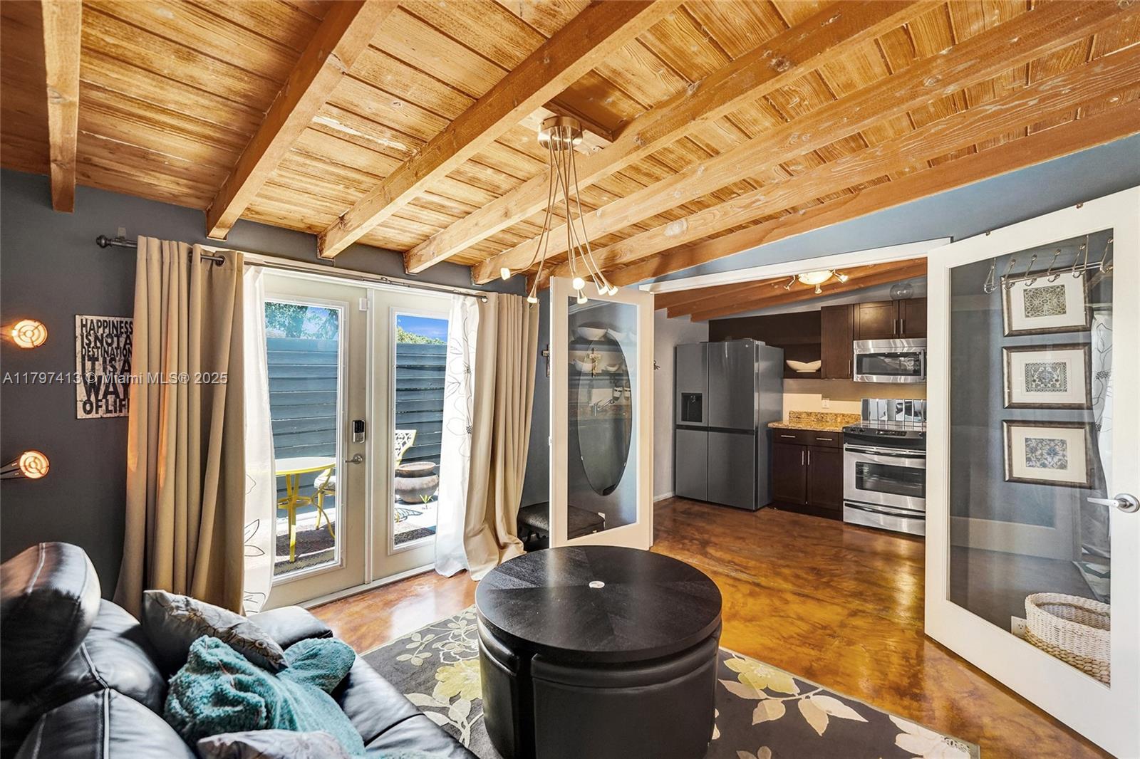 MIDDLE RIVER MANOR - Residential