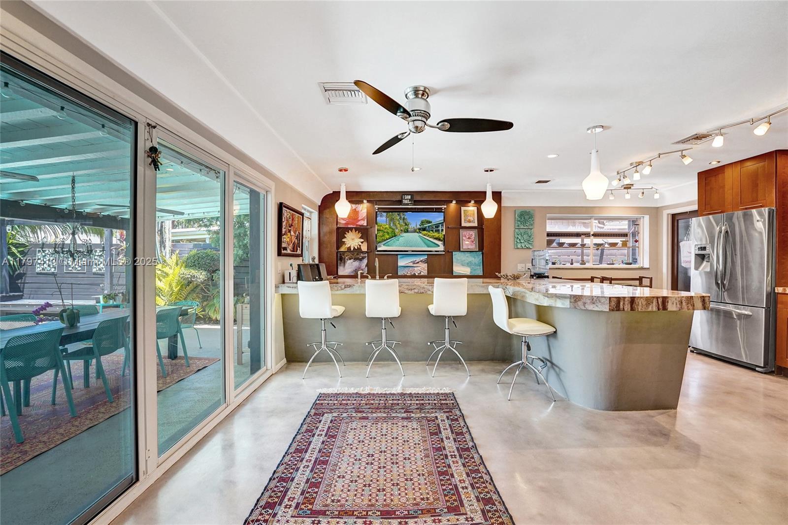 MIDDLE RIVER MANOR - Residential