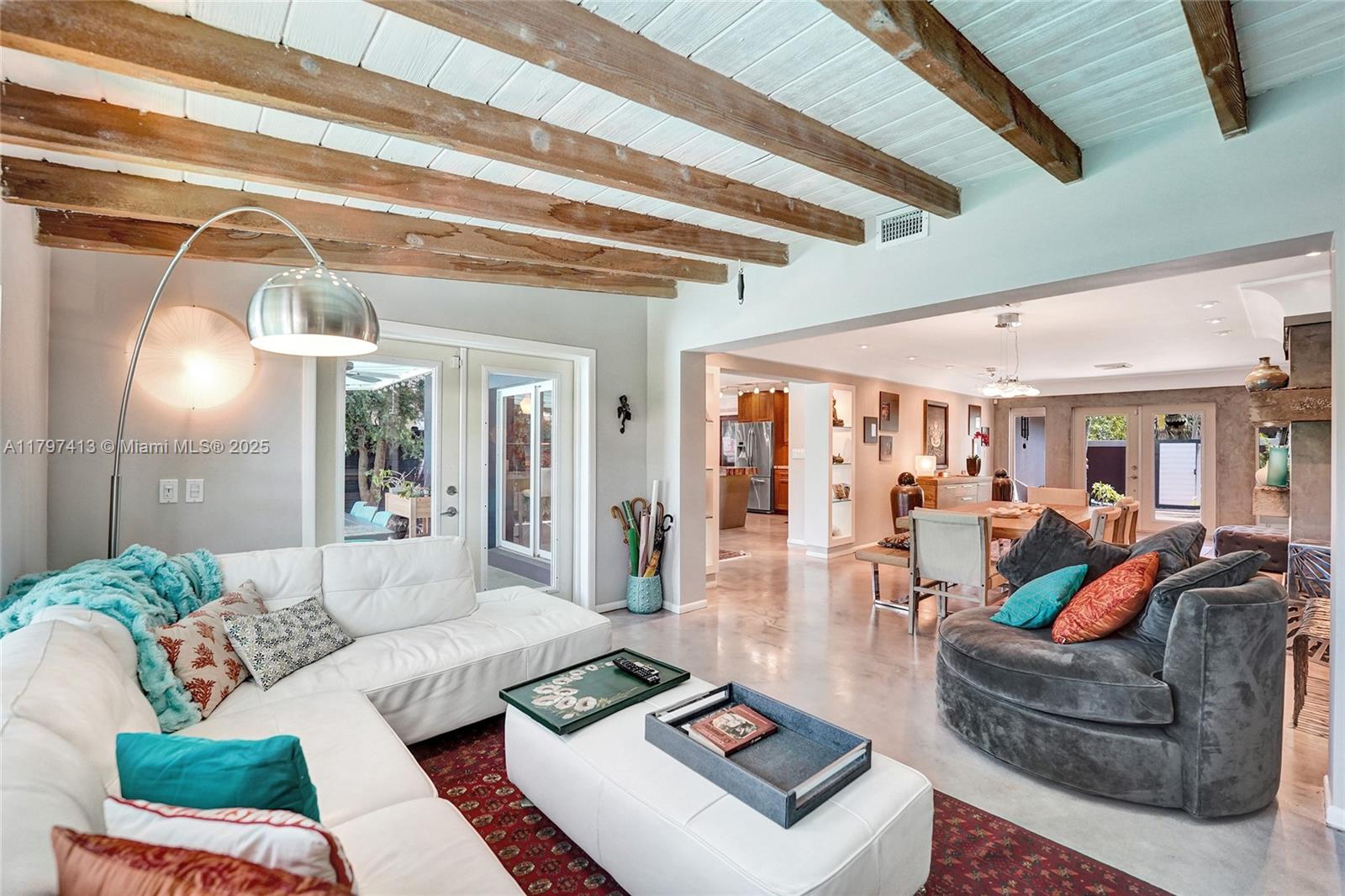 MIDDLE RIVER MANOR - Residential