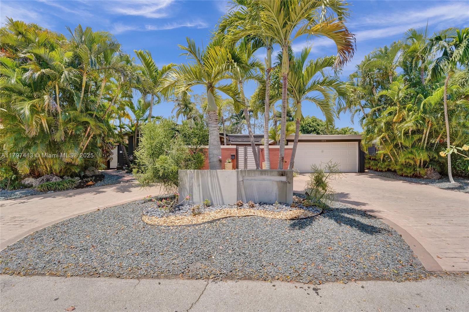 MIDDLE RIVER MANOR - Residential