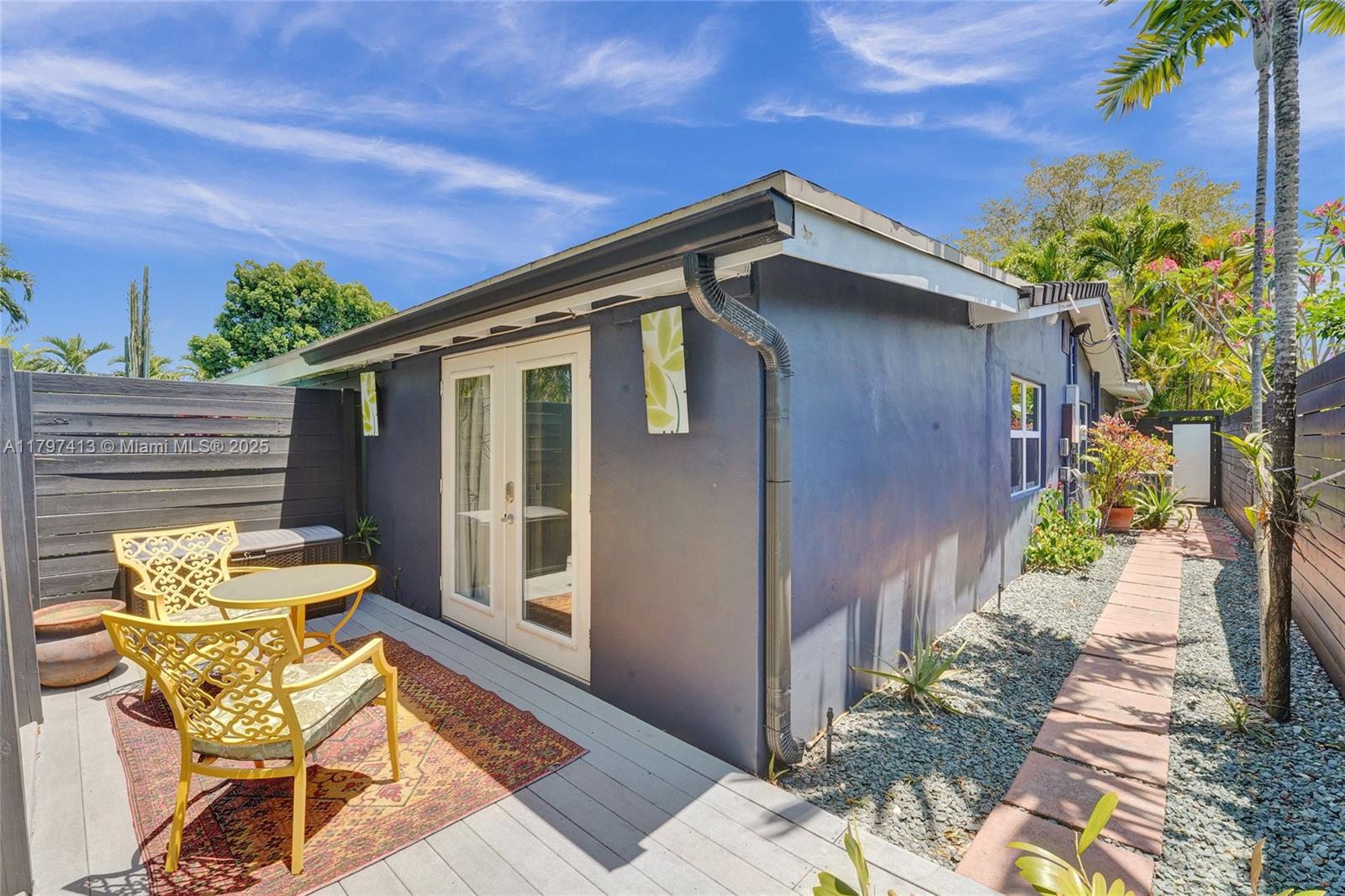 MIDDLE RIVER MANOR - Residential