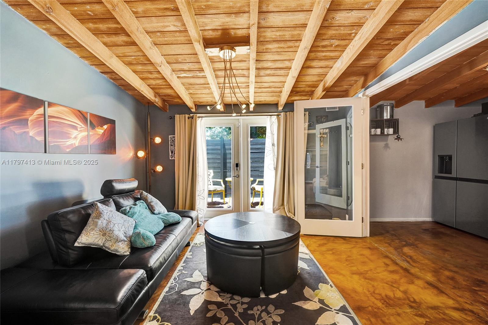 MIDDLE RIVER MANOR - Residential