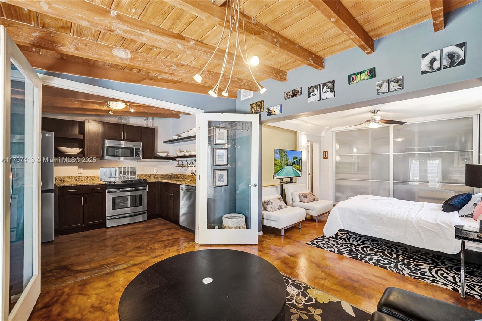 MIDDLE RIVER MANOR - Residential