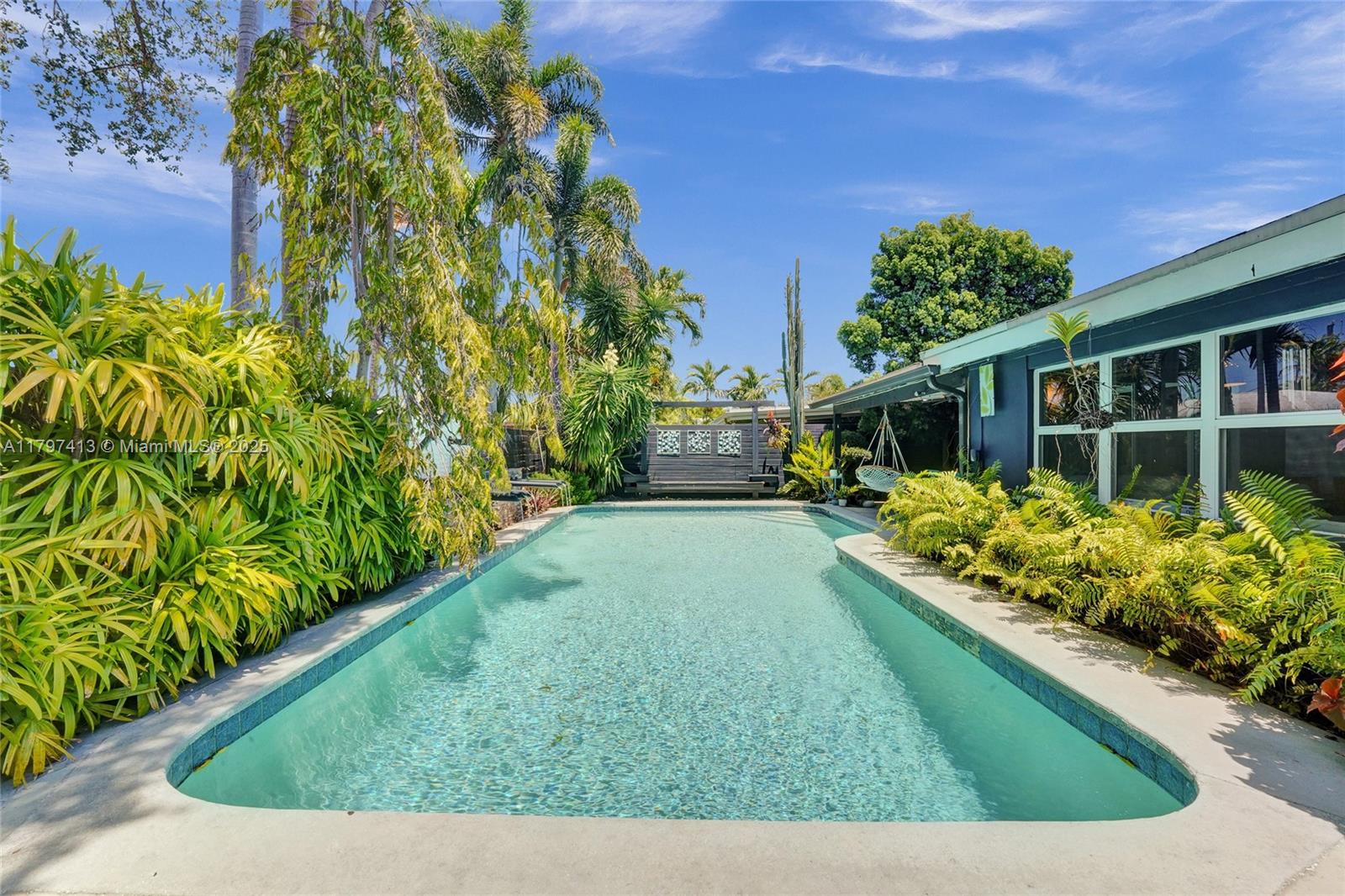 MIDDLE RIVER MANOR - Residential