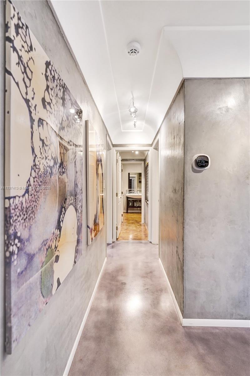 MIDDLE RIVER MANOR - Residential