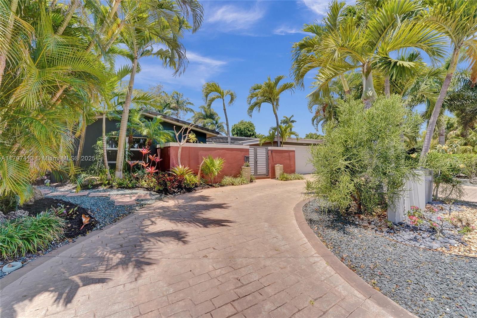 MIDDLE RIVER MANOR - Residential