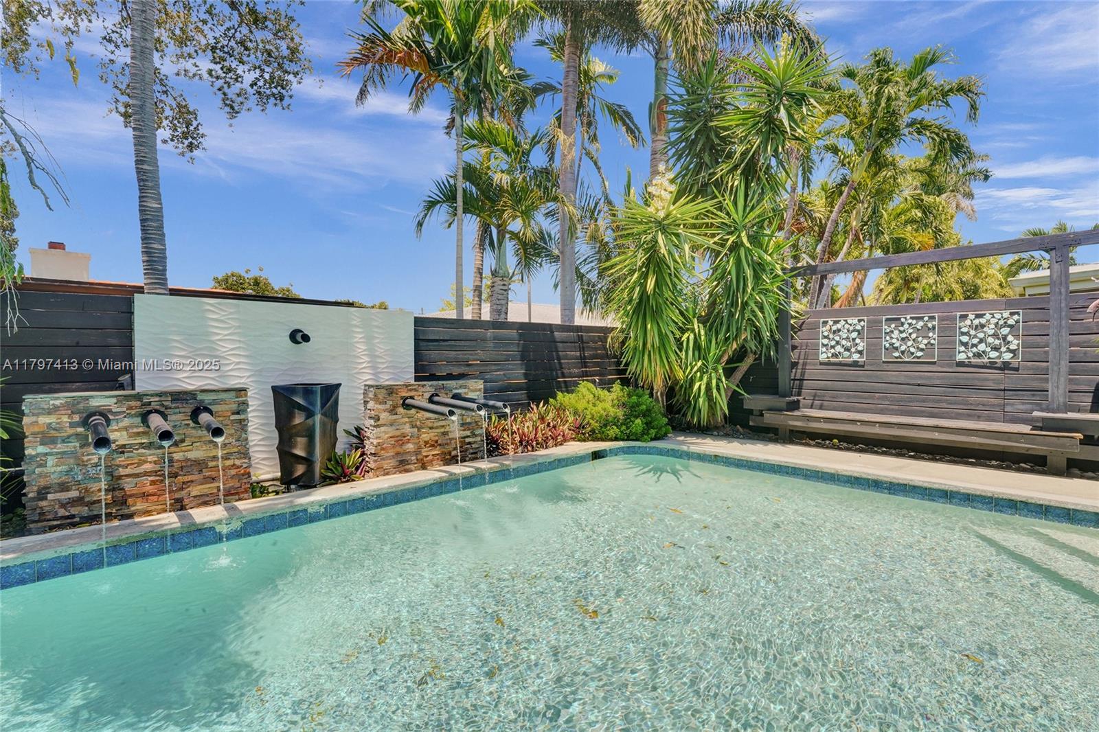 MIDDLE RIVER MANOR - Residential