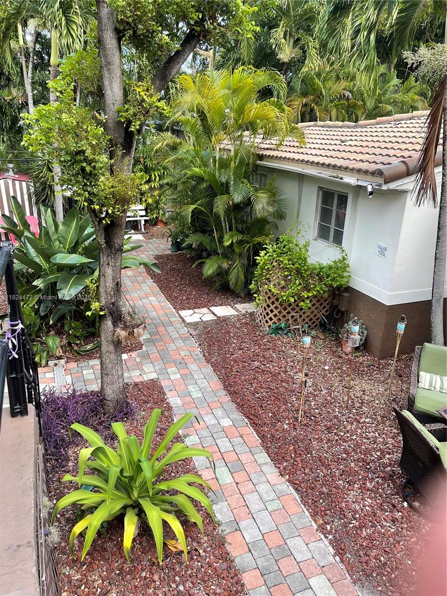 Rental Property at 1857 Buchanan St 5, Hollywood, Broward County, Florida - Bedrooms: 1 
Bathrooms: 1  - $1,425 MO.