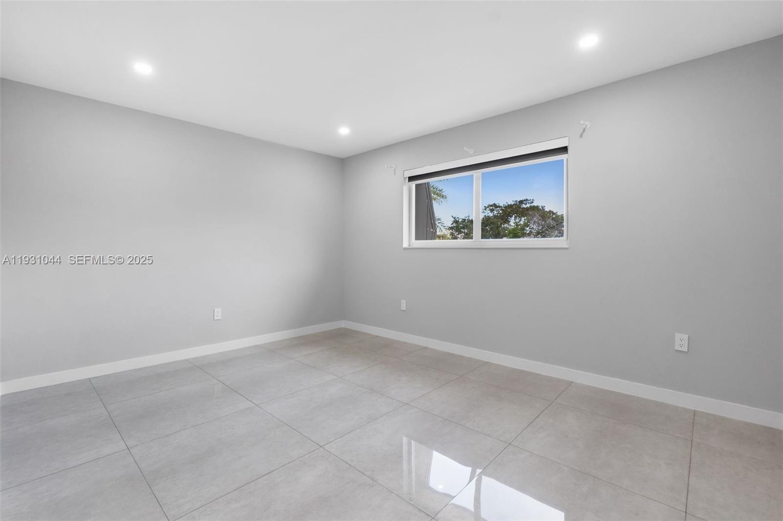 KENDALE LK TOWNHOUSE COND - Residential Lease