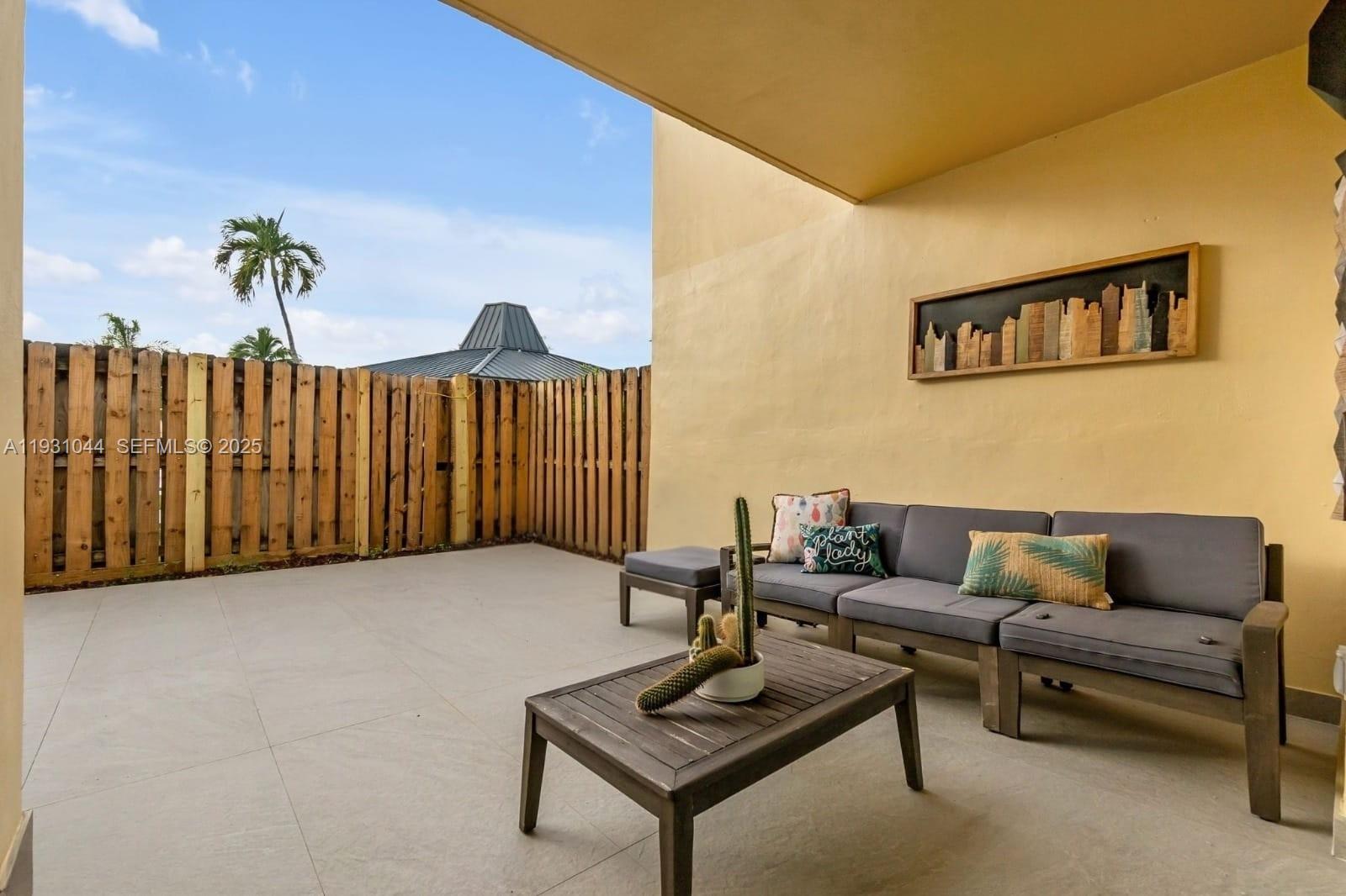 KENDALE LK TOWNHOUSE COND - Residential Lease