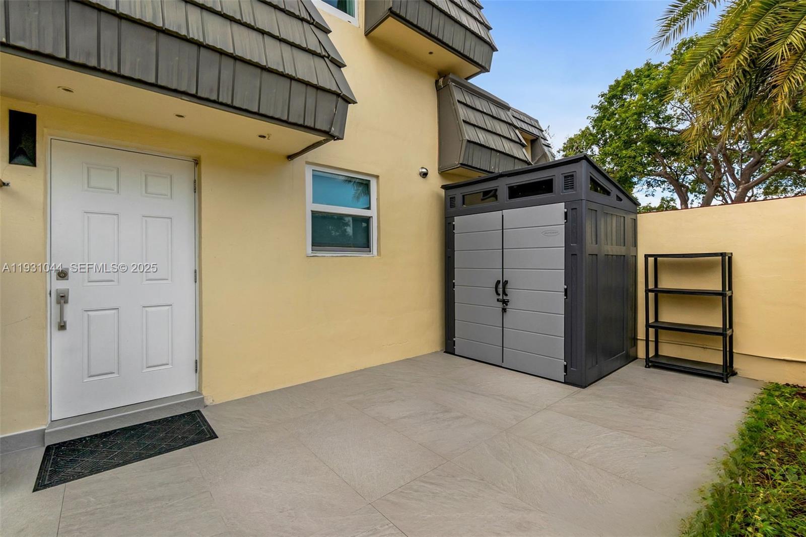 KENDALE LK TOWNHOUSE COND - Residential Lease