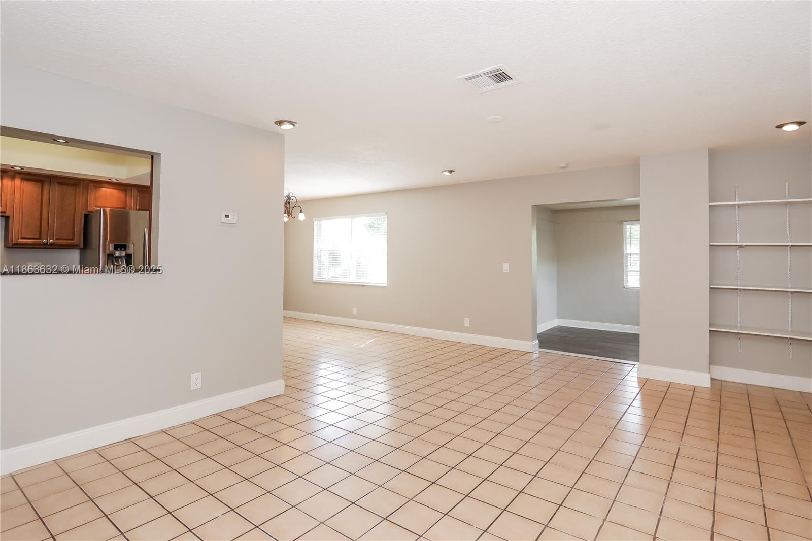 CHATELAINE - Residential Lease