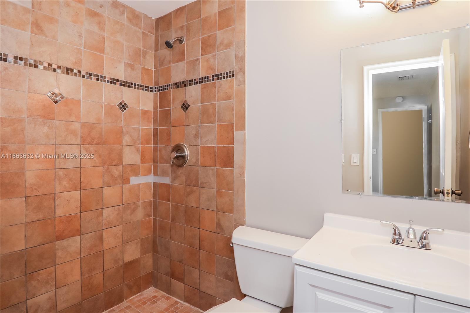 CHATELAINE - Residential Lease