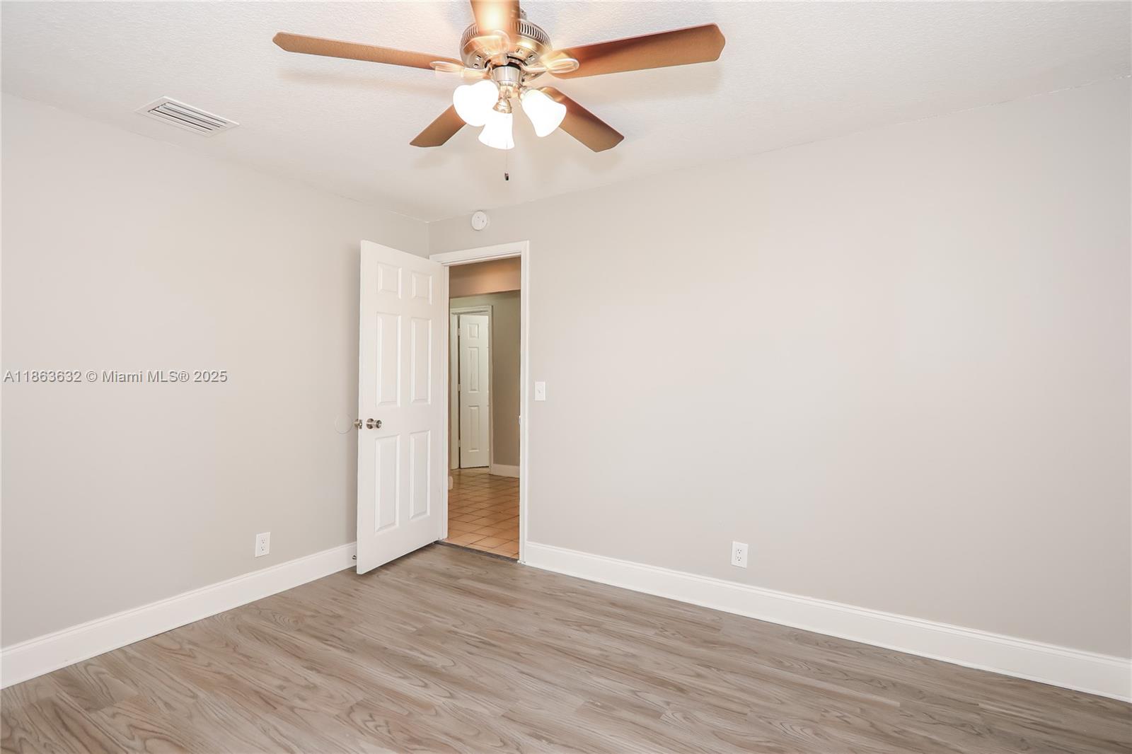 CHATELAINE - Residential Lease