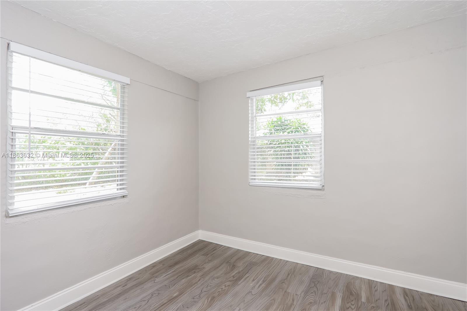 CHATELAINE - Residential Lease