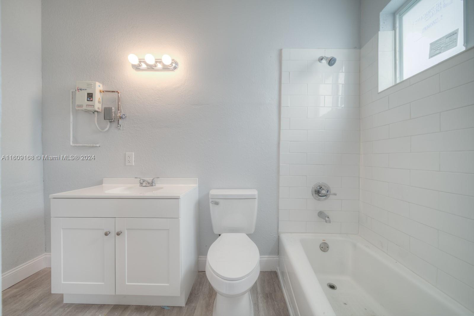 DIANE PARK SUB - Residential Lease