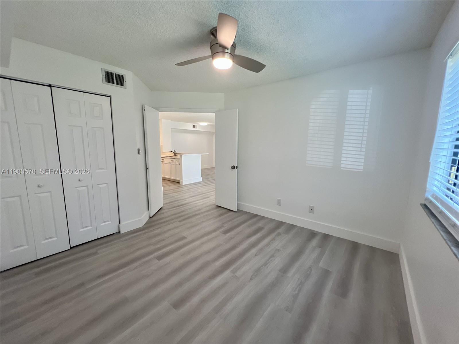 HOLLYWOOD PARC CONDOMINIU - Residential Lease