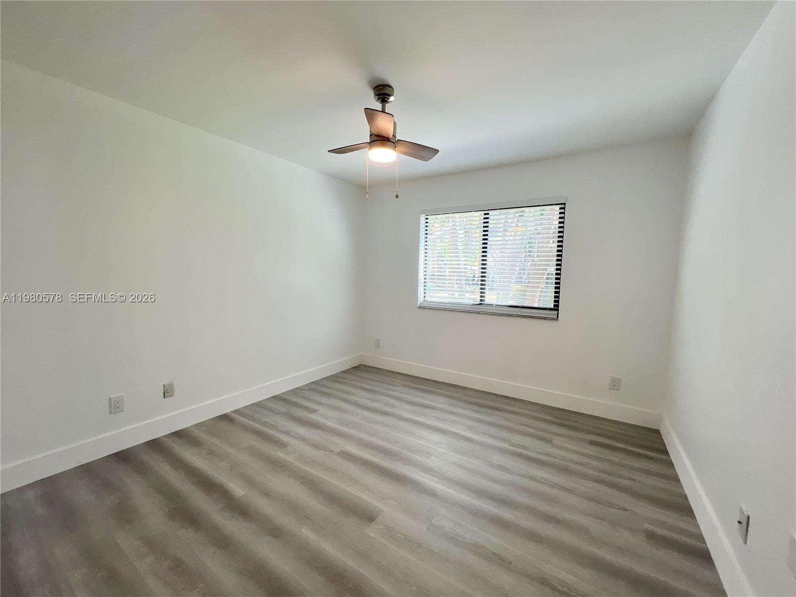 HOLLYWOOD PARC CONDOMINIU - Residential Lease