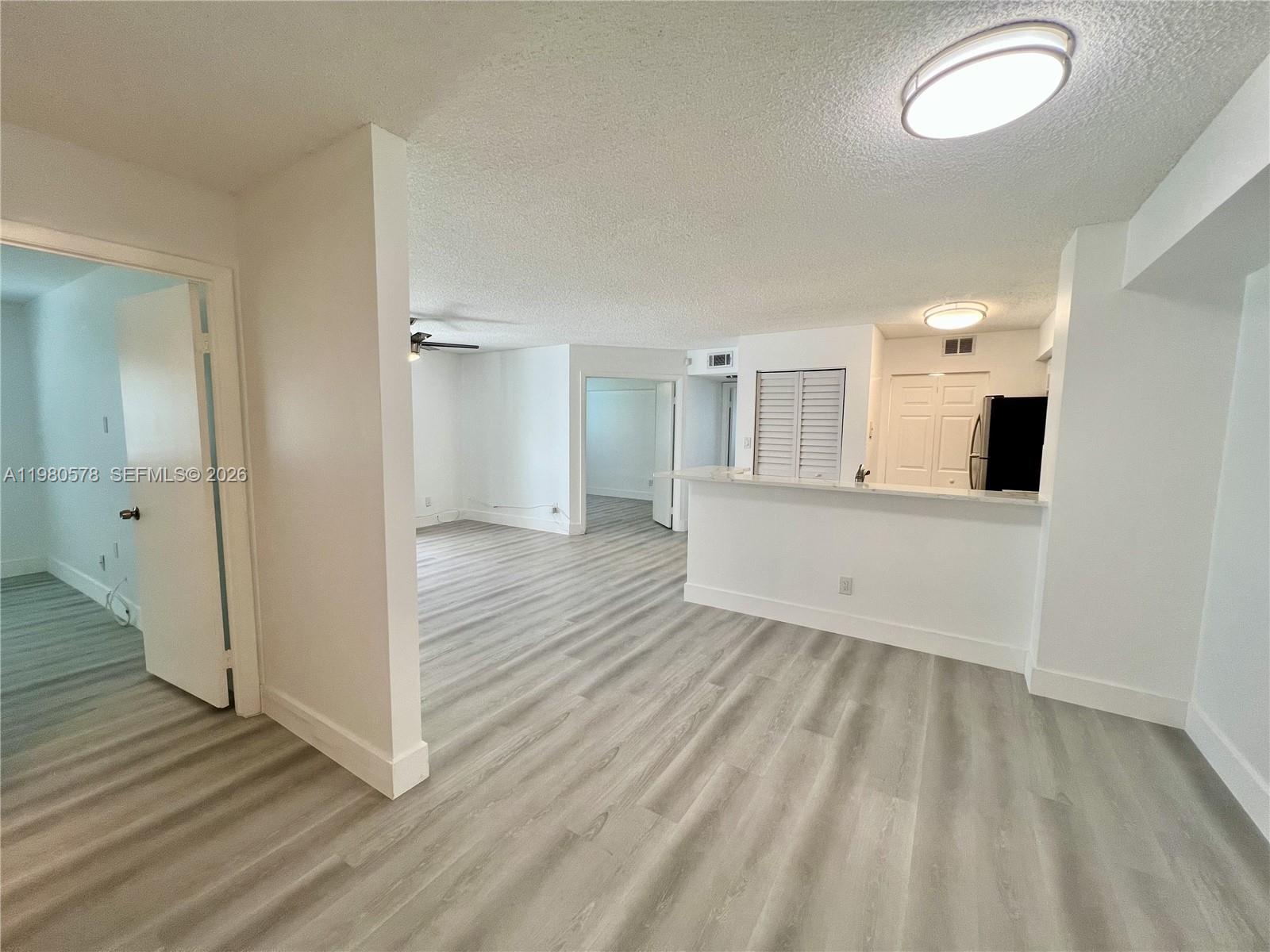 HOLLYWOOD PARC CONDOMINIU - Residential Lease