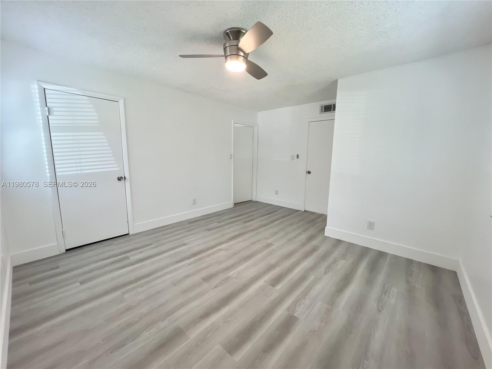 HOLLYWOOD PARC CONDOMINIU - Residential Lease