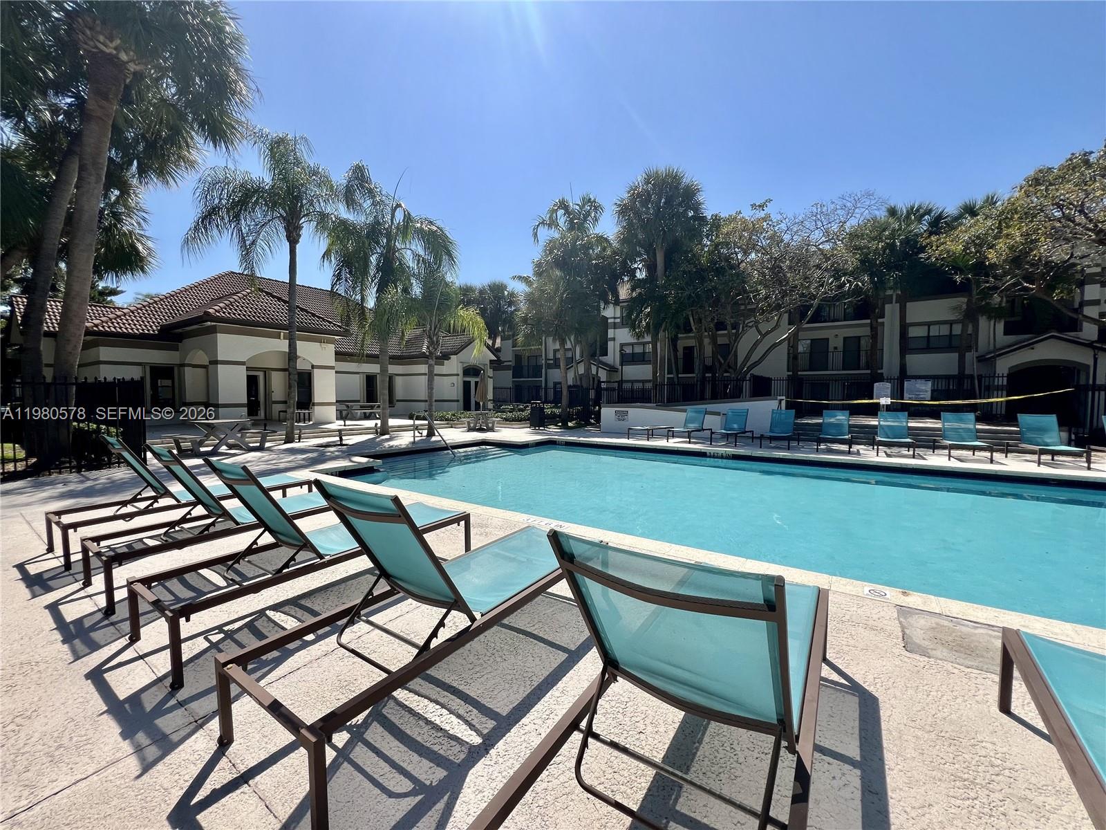 HOLLYWOOD PARC CONDOMINIU - Residential Lease