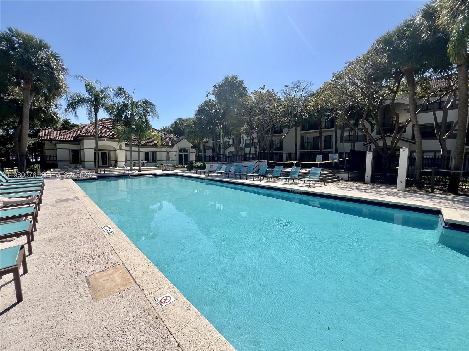 HOLLYWOOD PARC CONDOMINIU - Residential Lease