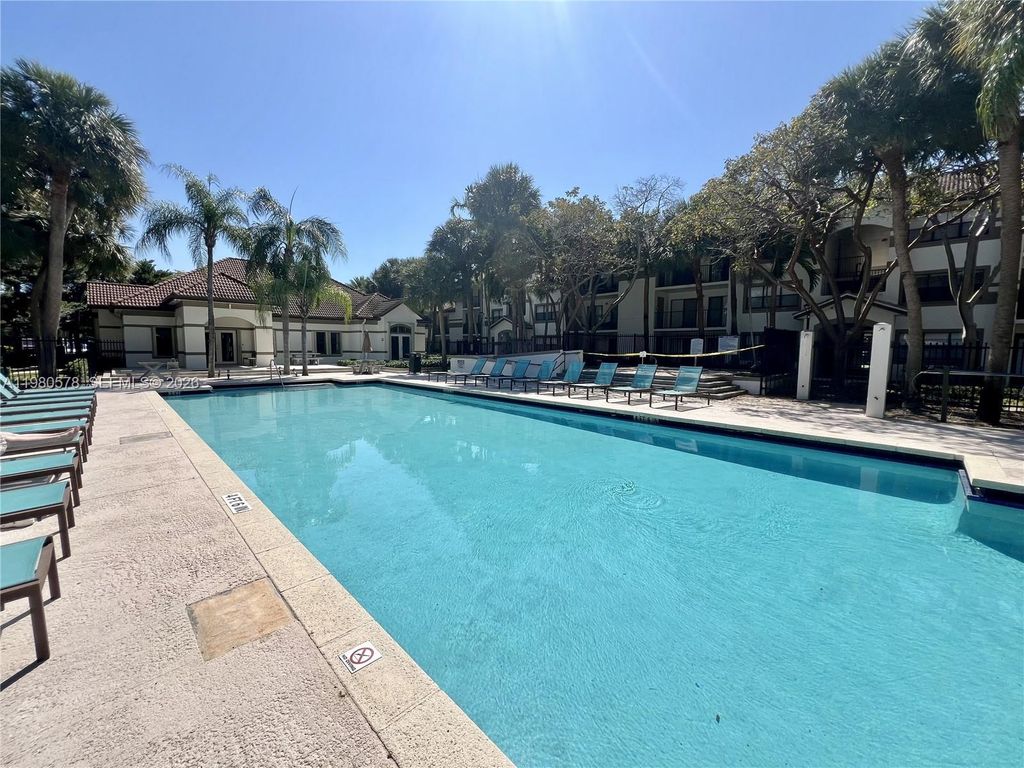 Photo of 640 S Park Rd #12-4, Hollywood, FL 33021 (MLS # A11980578)