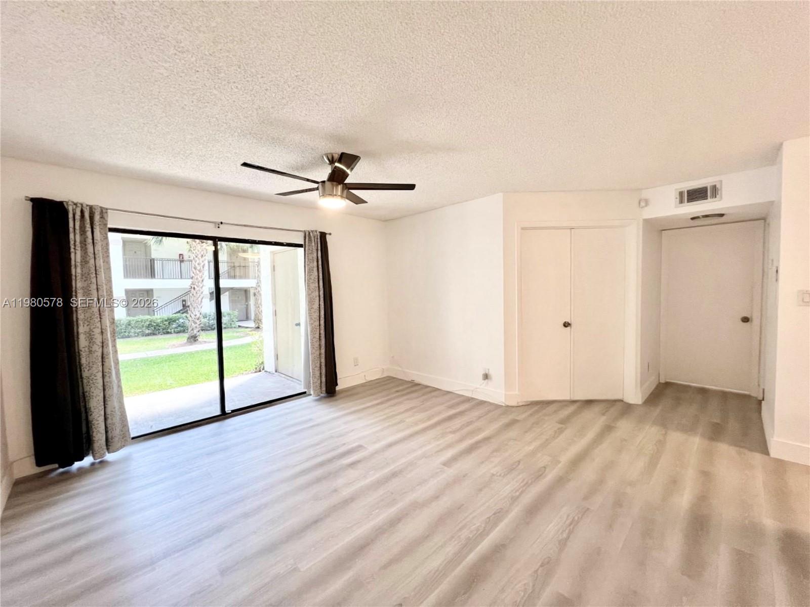 HOLLYWOOD PARC CONDOMINIU - Residential Lease