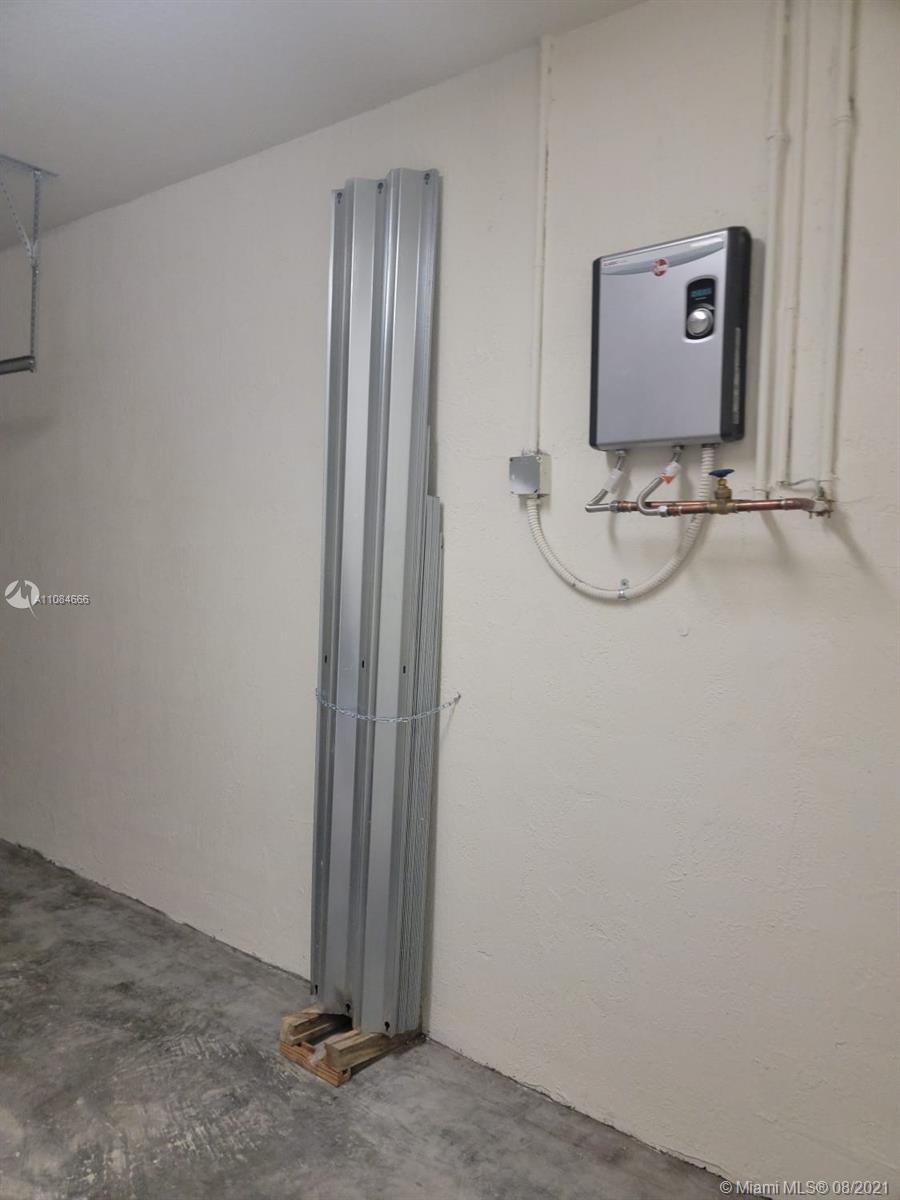 AQUABELLA NORTH REPLAT - Residential Lease