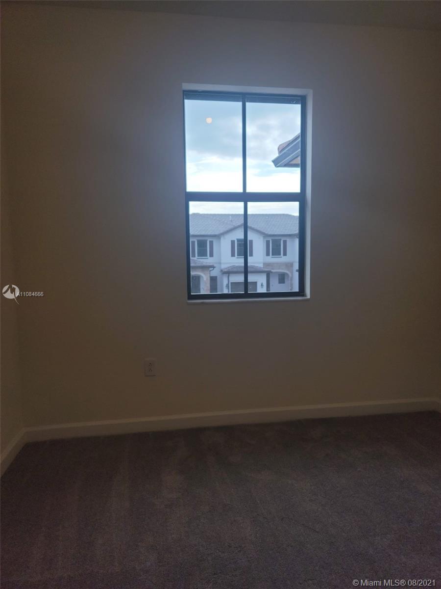 AQUABELLA NORTH REPLAT - Residential Lease