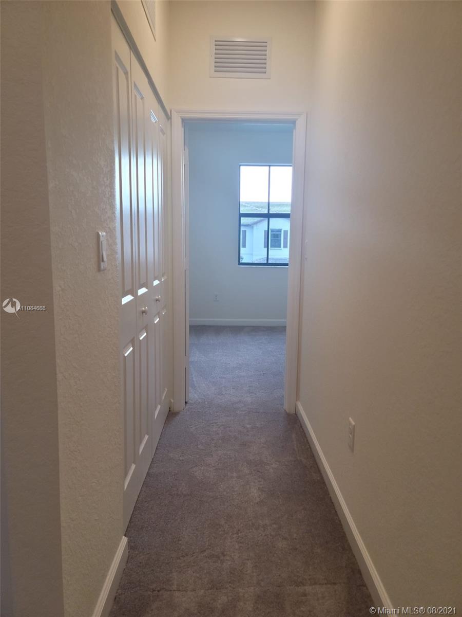 AQUABELLA NORTH REPLAT - Residential Lease
