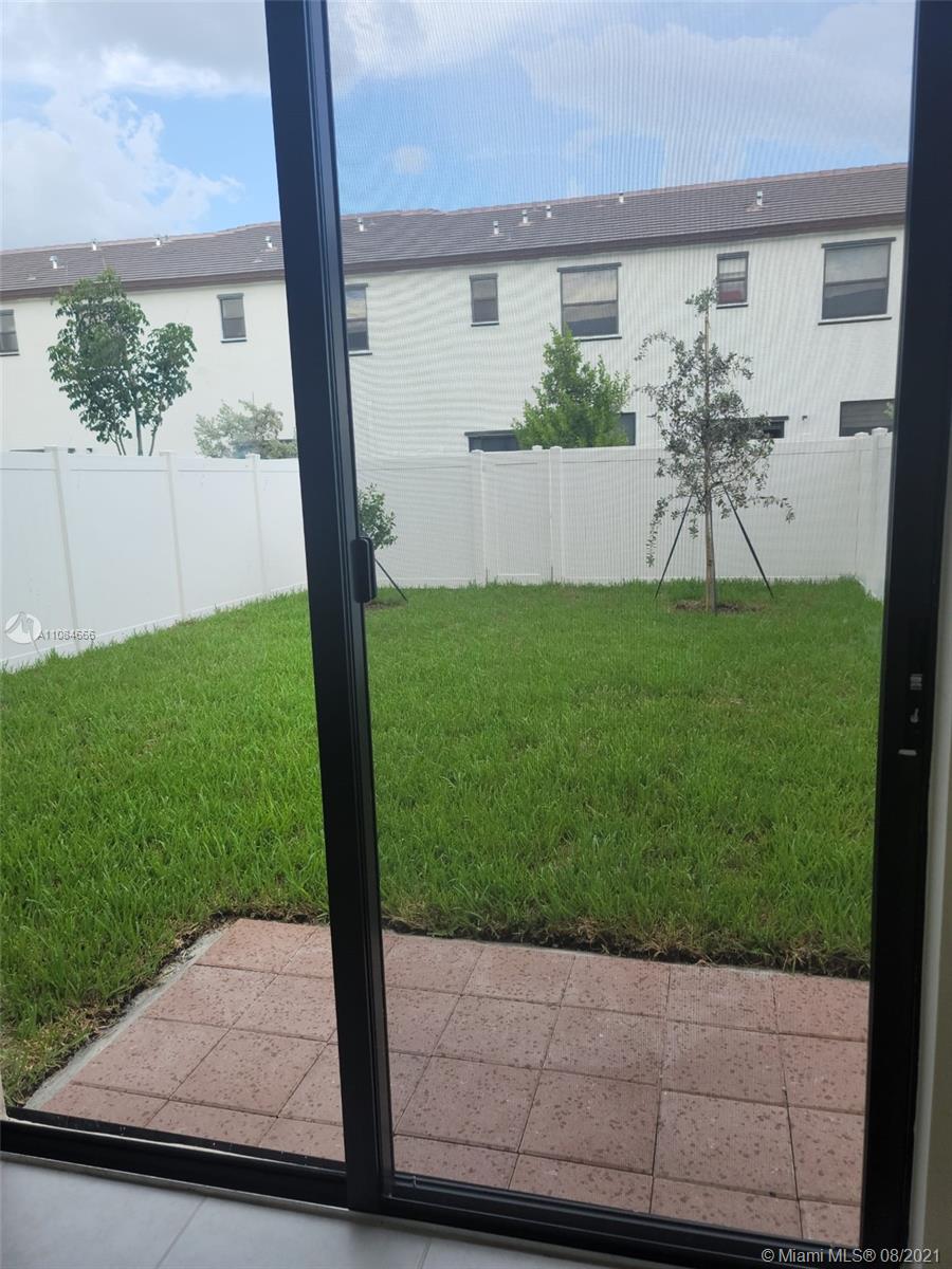 AQUABELLA NORTH REPLAT - Residential Lease