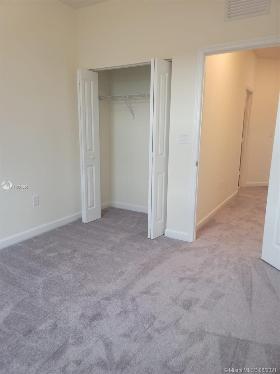 AQUABELLA NORTH REPLAT - Residential Lease