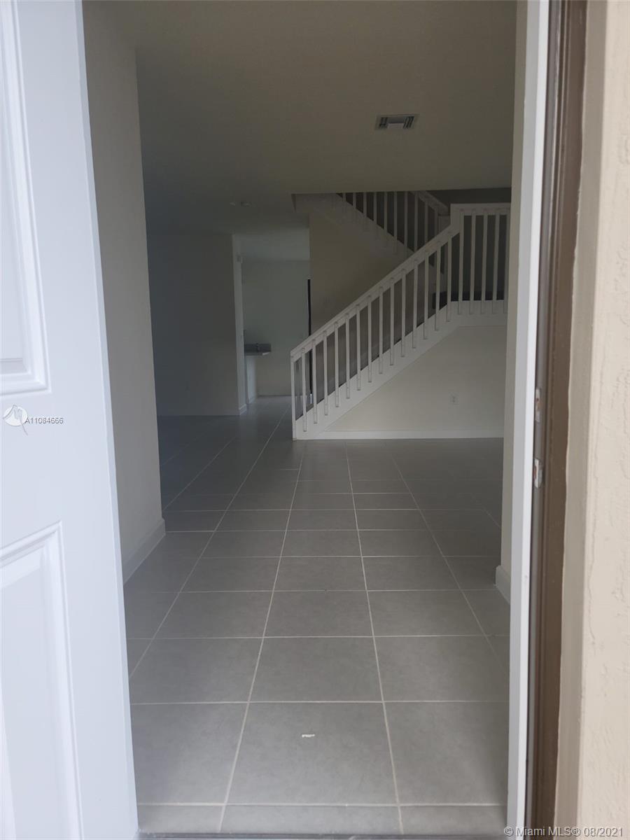 AQUABELLA NORTH REPLAT - Residential Lease