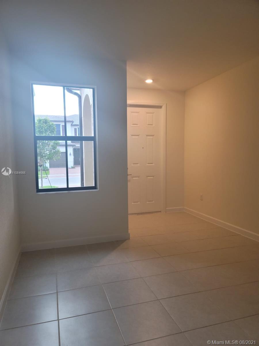 AQUABELLA NORTH REPLAT - Residential Lease