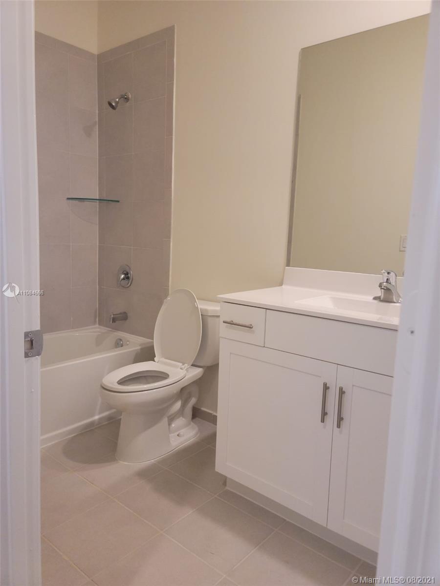 AQUABELLA NORTH REPLAT - Residential Lease