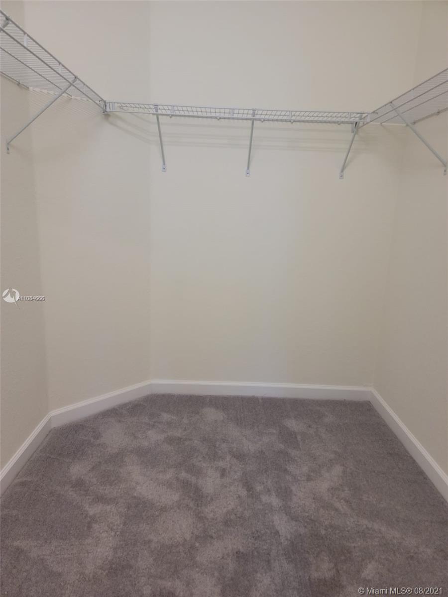 AQUABELLA NORTH REPLAT - Residential Lease