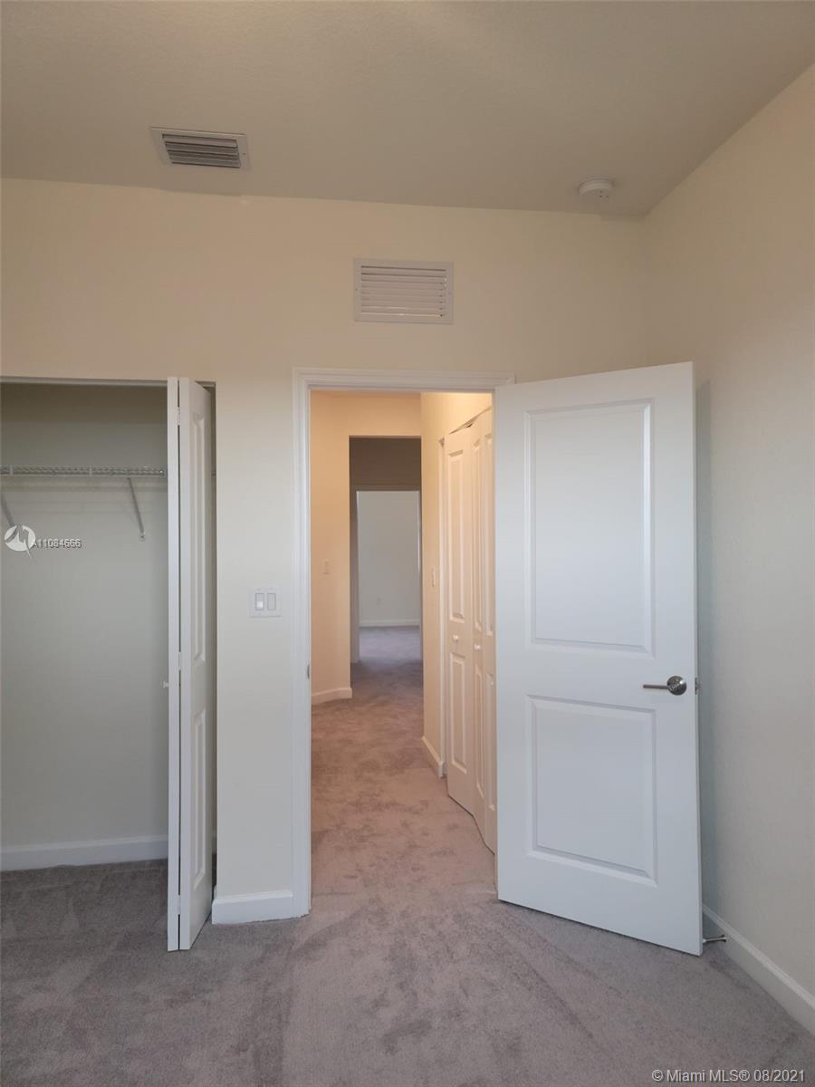 AQUABELLA NORTH REPLAT - Residential Lease